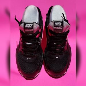🌴 NIKE Training Max Air Team Running Shoes